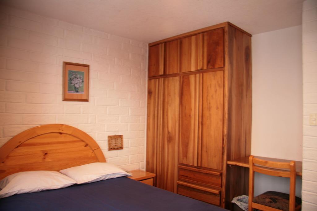 Apartamentos Los Quipus キト 部屋 写真