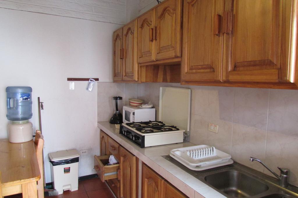 Apartamentos Los Quipus キト 部屋 写真