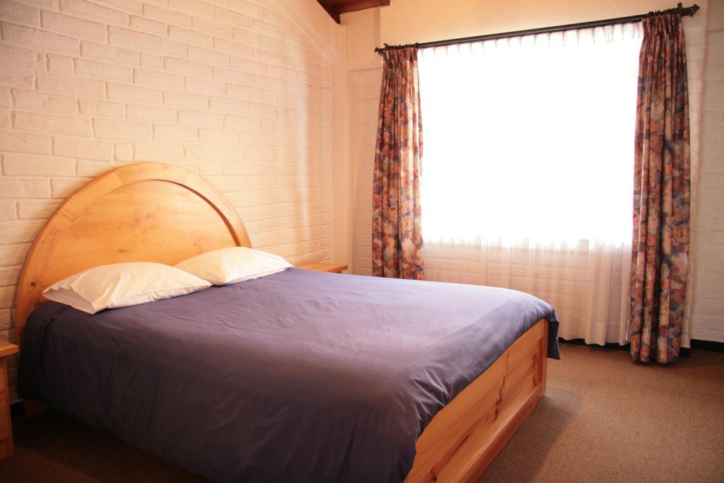 Apartamentos Los Quipus キト 部屋 写真